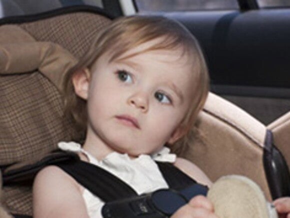 Bebés a bordo: las sillas de seguridad son indespensables