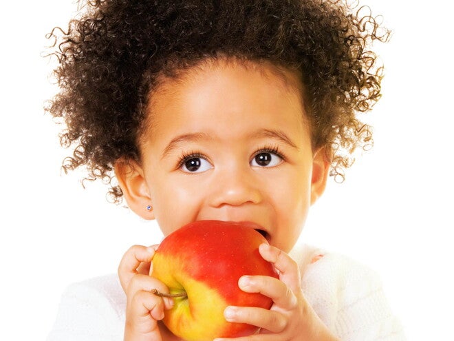 Asociando colores, frutas y vegetales Asociando colores, frutas y vegetales