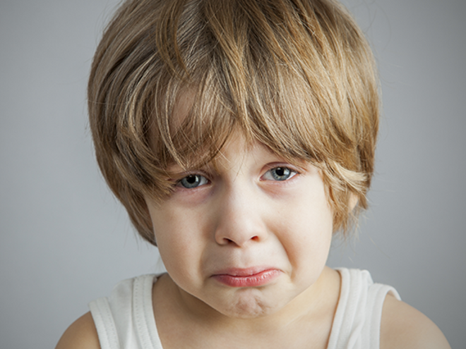¡Cae la noche!... mi bebé comienza a llorar ¡Cae la noche!... mi bebé comienza a llorar