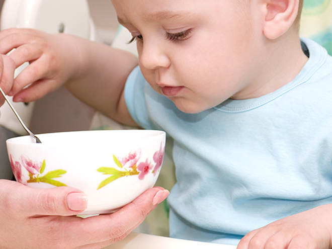 Lo que debes de saber para darle una adecuada alimentación a tu bebé Lo que debes de saber para darle una adecuada alimentación a tu bebé