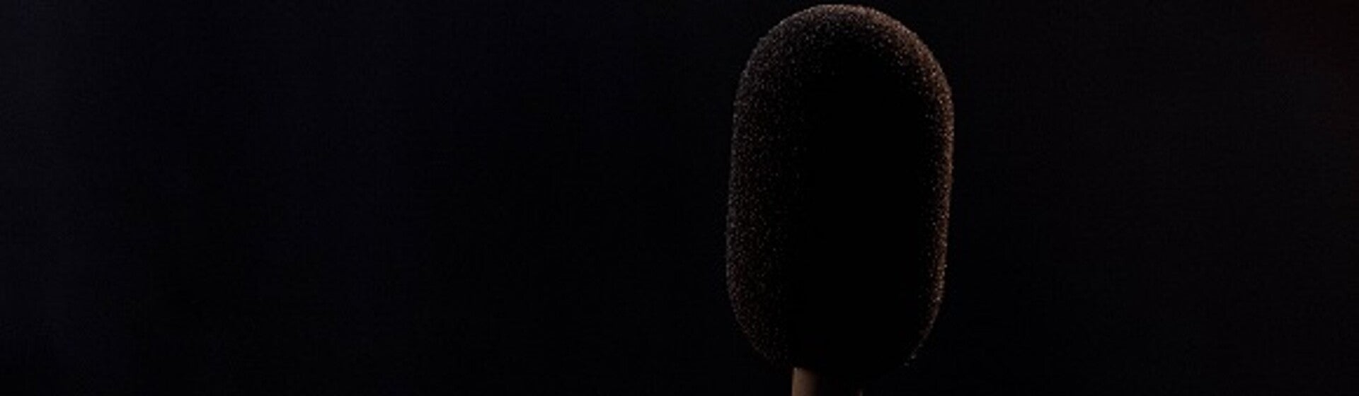 Banner de un micrófono para podcast Banner de un micrófono para podcast